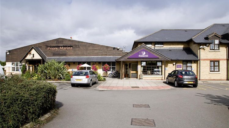 Premier Inn Bedford (Priory Marina) Exterior
