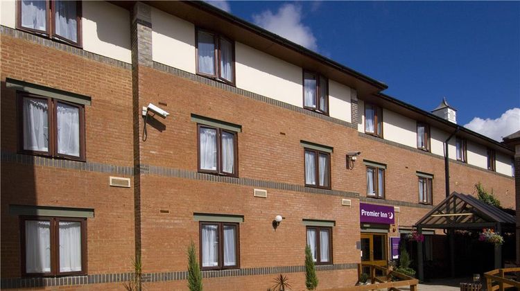 Premier Inn Gillingham Business Park Exterior