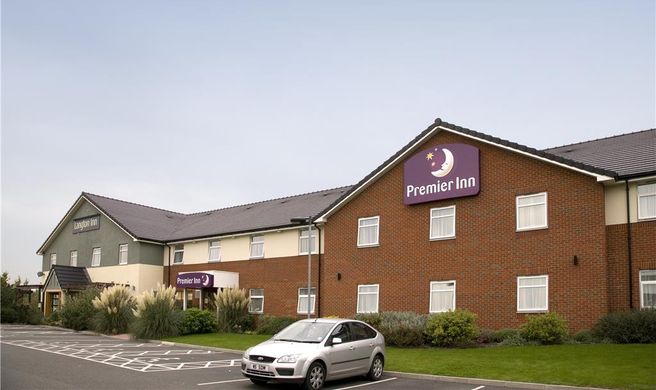 Premier Inn Market Harborough Exterior