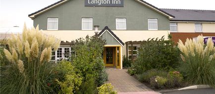 Premier Inn Market Harborough Exterior