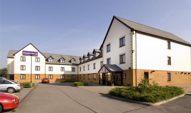 Premier Inn Gloucester (Barnwood) Exterior