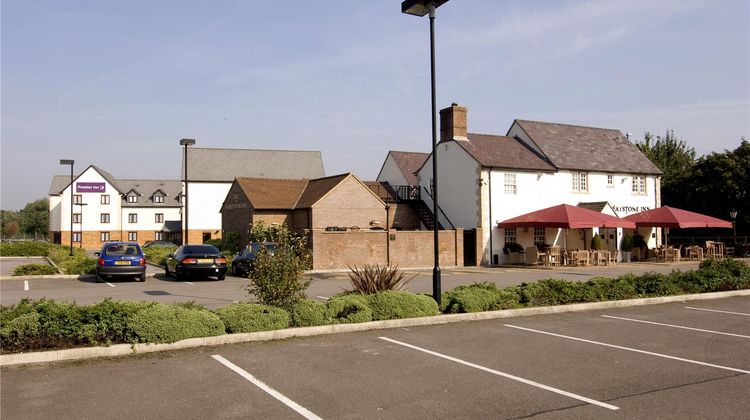 Premier Inn Gloucester (Barnwood) Exterior