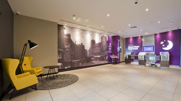 Premier Inn City Center (The Gate) Lobby