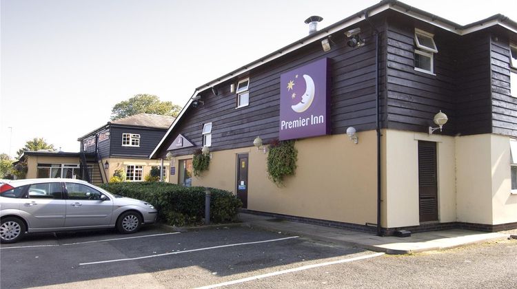 Premier Inn Cheltenham North West Exterior