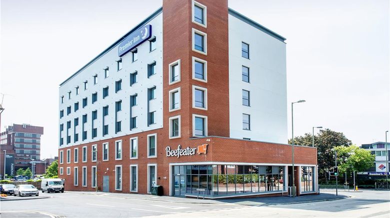 <b>Premier Inn Farnborough Town Centre Exterior</b>. Images powered by <a href="https://iceportal.shijigroup.com/" title="IcePortal" target="_blank">IcePortal</a>.