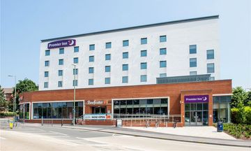 Premier Inn Farnborough Town Centre