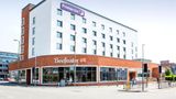 <b>Premier Inn Farnborough Town Centre Exterior</b>. Images powered by <a href="https://iceportal.shijigroup.com/" title="IcePortal" target="_blank">IcePortal</a>.