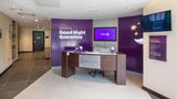<b>Premier Inn Farnborough Town Centre Lobby</b>. Images powered by <a href="https://iceportal.shijigroup.com/" title="IcePortal" target="_blank">IcePortal</a>.
