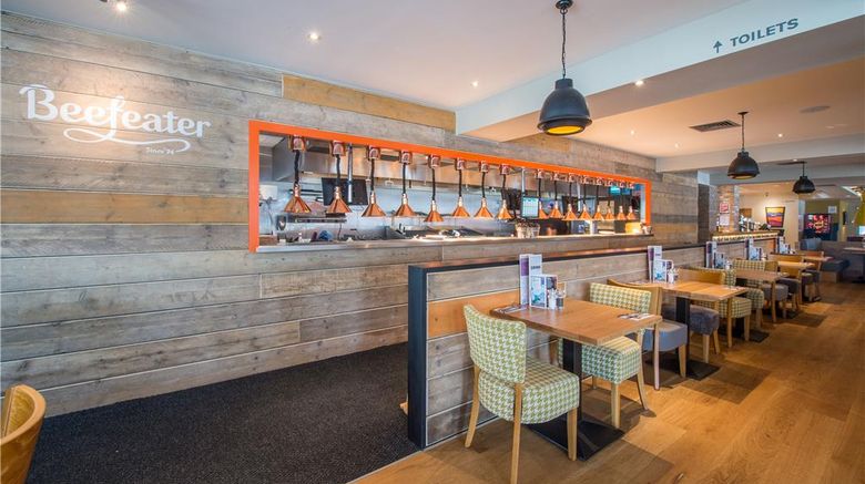 <b>Premier Inn Farnborough Town Centre Restaurant</b>. Images powered by <a href="https://iceportal.shijigroup.com/" title="IcePortal" target="_blank">IcePortal</a>.