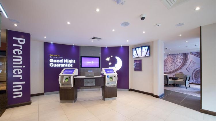 Premier Inn City Centre (Cathedral Qtr) Lobby