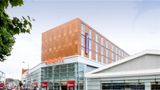 <b>Premier Inn London Wandsworth Exterior</b>. Images powered by <a href="https://iceportal.shijigroup.com/" title="IcePortal" target="_blank">IcePortal</a>.