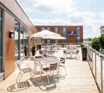Premier Inn London Wandsworth Exterior