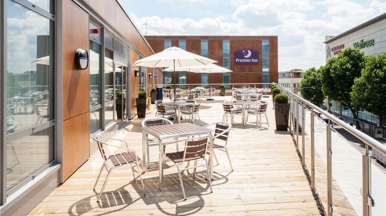 <b>Premier Inn London Wandsworth Exterior</b>. Images powered by <a href="https://iceportal.shijigroup.com/" title="IcePortal" target="_blank">IcePortal</a>.