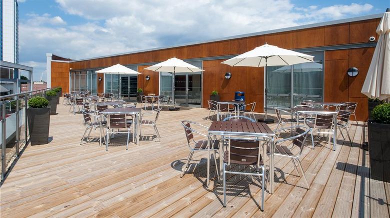 <b>Premier Inn London Wandsworth Exterior</b>. Images powered by <a href="https://iceportal.shijigroup.com/" title="IcePortal" target="_blank">IcePortal</a>.