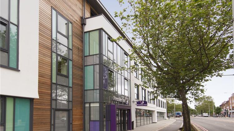 Premier Inn London Richmond Exterior