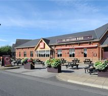 Premier Inn Manchester (Hyde) Exterior