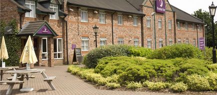 Premier Inn Manchester (Sale) Exterior