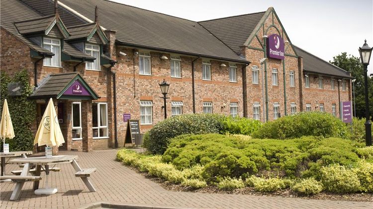 Premier Inn Manchester (Sale) Exterior