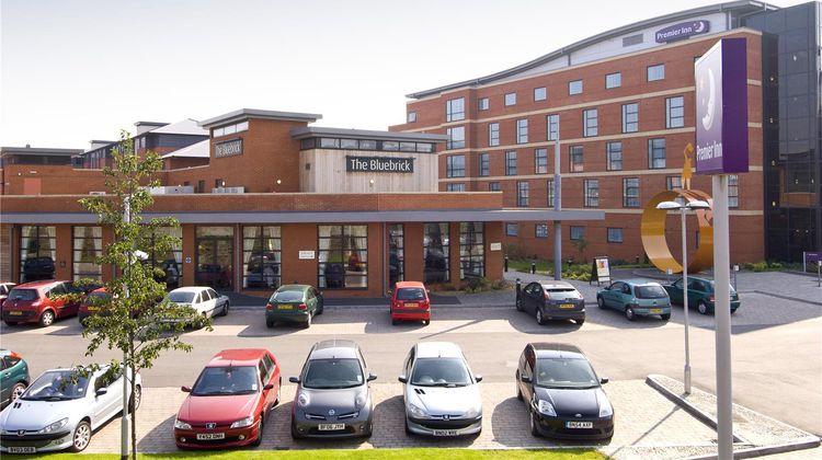 Premier Inn Wolverhampton City Centre Exterior