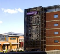 Premier Inn Wolverhampton City Centre Exterior