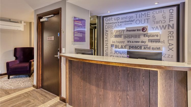 Premier Inn Bracknell (Twin Bridges) Lobby