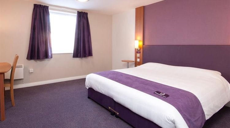 Premier Inn Milton Keynes Central Room