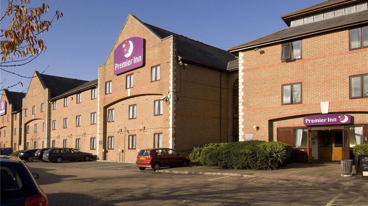 Premier Inn Guildford Central Exterior