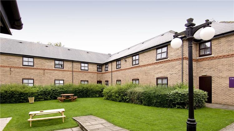 Premier Inn Leicester North West Exterior