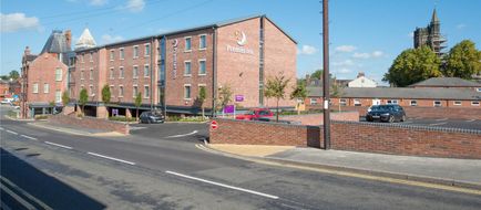 Premier Inn Leek Town Centre Exterior