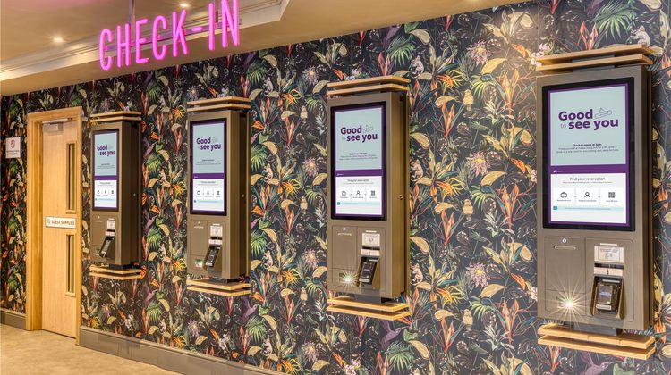 Premier Inn Birmingham Nec / Airport Lobby