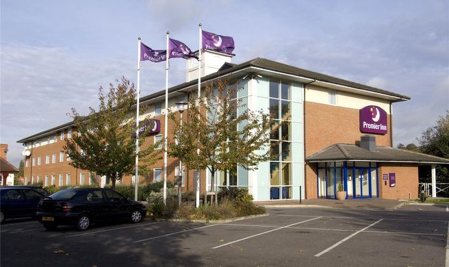 Premier Inn Reading (Caversham Bridge) Exterior