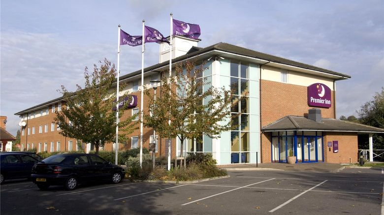 <b>Premier Inn Reading (Caversham Bridge) Exterior</b>. Images powered by <a href="https://iceportal.shijigroup.com/" title="IcePortal" target="_blank">IcePortal</a>.