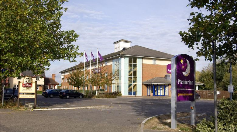 <b>Premier Inn Reading (Caversham Bridge) Exterior</b>. Images powered by <a href="https://iceportal.shijigroup.com/" title="IcePortal" target="_blank">IcePortal</a>.