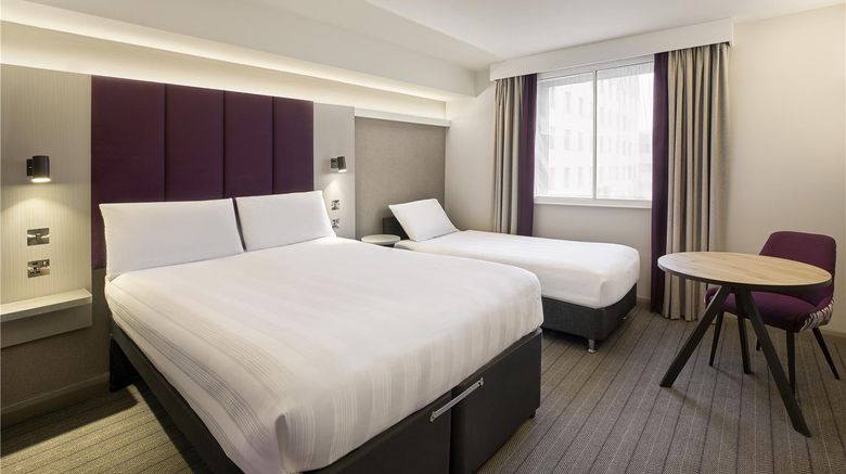 <b>Premier Inn Reading (Caversham Bridge) Room</b>. Images powered by <a href="https://iceportal.shijigroup.com/" title="IcePortal" target="_blank">IcePortal</a>.