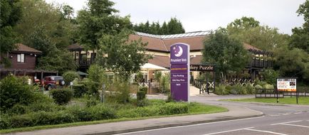 Premier Inn Chessington Exterior