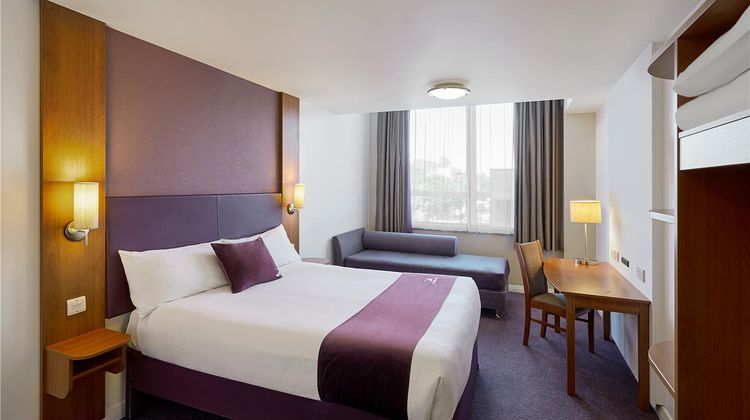 Premier Inn Leeds City Centre Room
