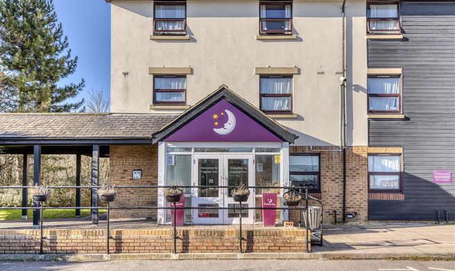 Premier Inn Chelmsford (Boreham) Exterior