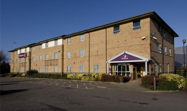 Premier Inn Ashford Central Exterior