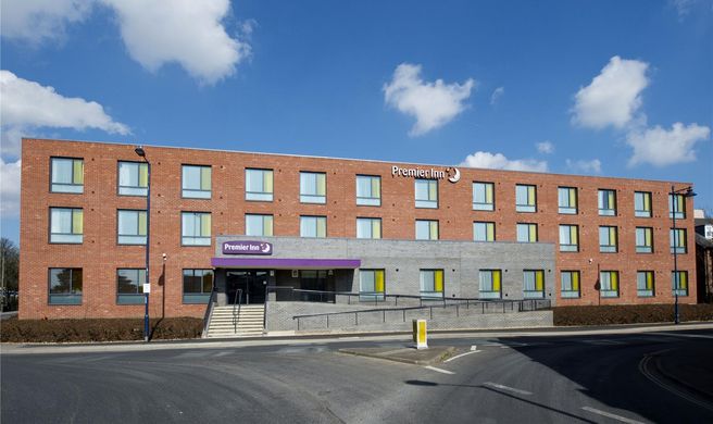 Premier Inn Felixstowe Town Centre Exterior