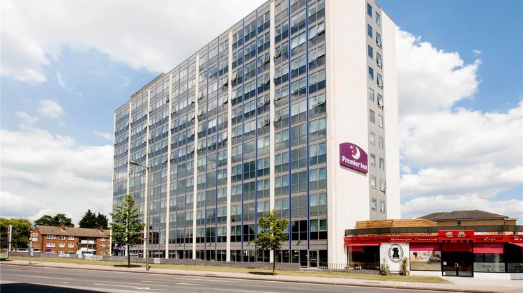 Premier Inn London Hendon The Hyde Exterior