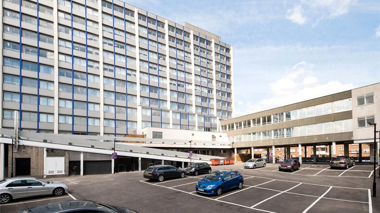 Premier Inn London Hendon The Hyde Exterior