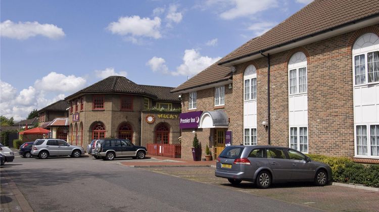 Premier Inn London Greenford Exterior
