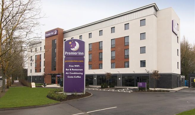 Premier Inn Warwick Exterior