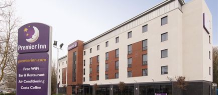 Premier Inn Warwick Exterior