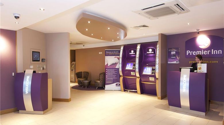 <b>Premier Inn Warwick Lobby</b>. Images powered by <a href="https://iceportal.shijigroup.com/" title="IcePortal" target="_blank">IcePortal</a>.