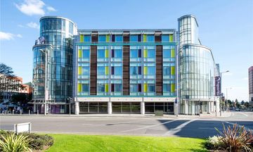 Premier Inn Nottingham Chapel Bar
