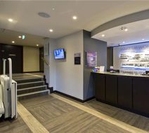 Premier Inn Bham Broad St (Canal Side) Lobby