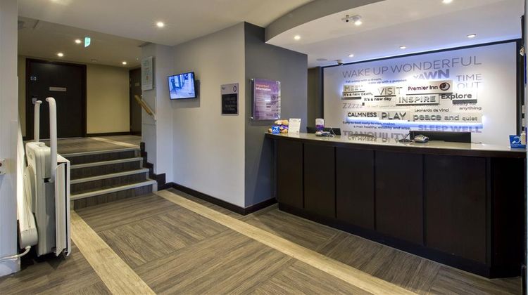 Premier Inn Bham Broad St (Canal Side) Lobby