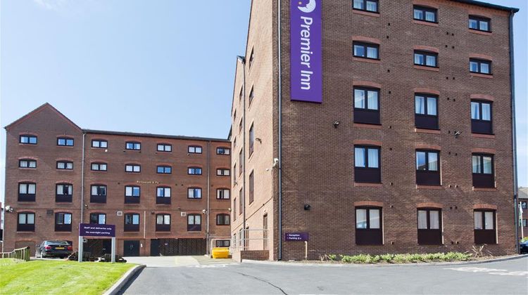 Premier Inn Bham Broad St (Canal Side) Exterior