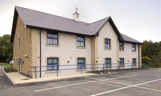 Premier Inn Bangor (Gwynedd) Exterior